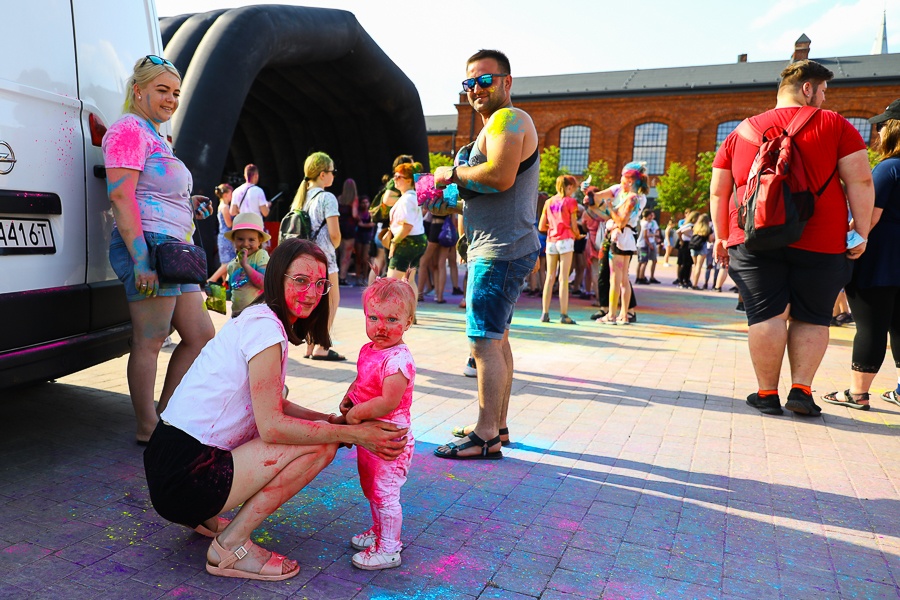 Holi Święto Kolorów Łódź. Wielkie święto kolorów w Ogrodach Geyera (fot. Michał Pietrzak - TuŁódź.pl)