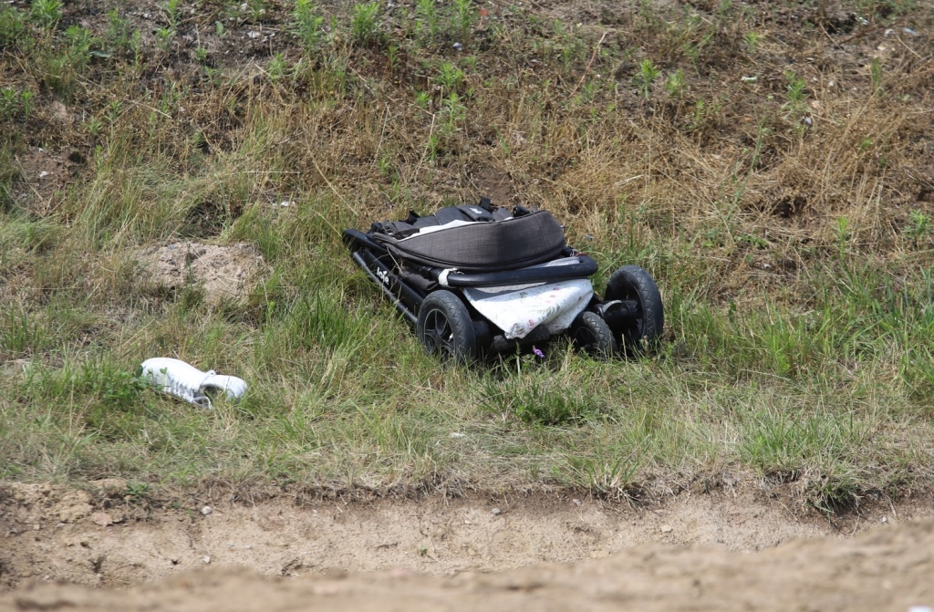 Wypadek Łódzkie. Do groźnego wypadku samochodowego doszło na autostradzie A1, na wysokości miejscowości Wieszczyce (fot. bnp) |wiadomości łódzkie | Łódź | TuŁódź