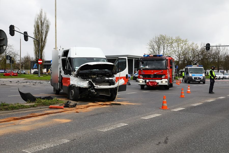 Uwaga kierowcy! Wypadek w Łodzi. Droga w kierunku Retkini zablokowana [zdjęcia] - Zdjęcie główne