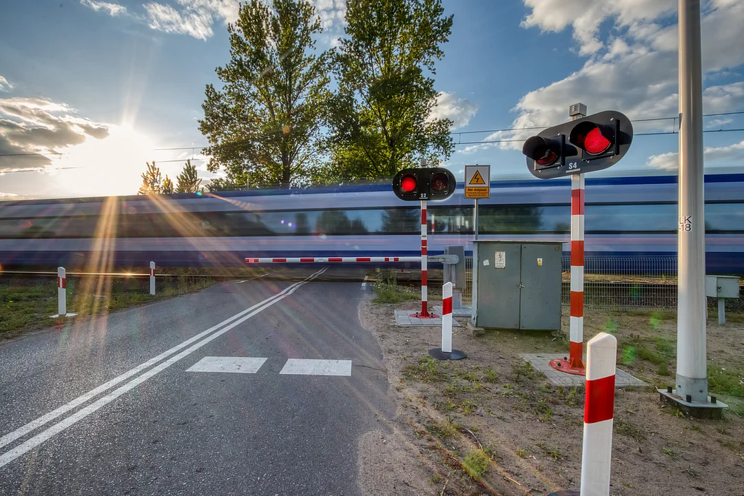 Ważny przejazd kolejowy musi zostać zamknięty. PKP Polskie Linie Kolejowe informują o szczegółach - Zdjęcie główne