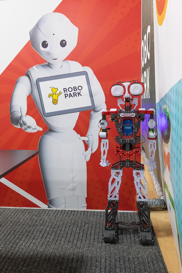 Czas pogadać z robotami. ROBOPARK w Łodzi ponownie otwarty! [zdjęcia] - Zdjęcie główne