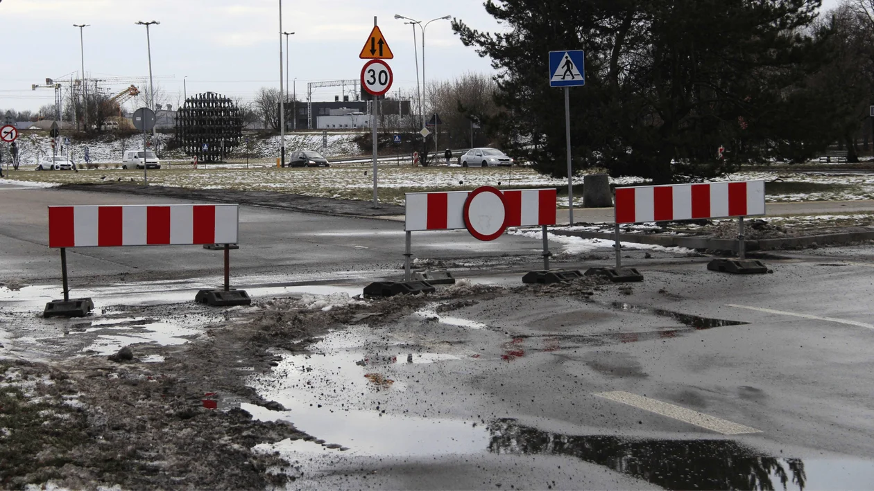 Kolejny etap prac na Karolewie. Będzie zmiana organizacja ruchu oraz zmiany w kursowaniu autobusów MPK Łódź na ośmiu liniach - Zdjęcie główne