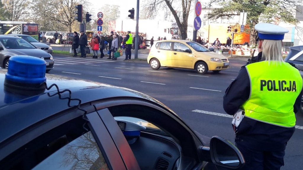 Bądź trzeźwy, uprzejmy i przewidujący na drodze i nie daj się okraść. Akcja ZNICZ 2019 w toku - Zdjęcie główne