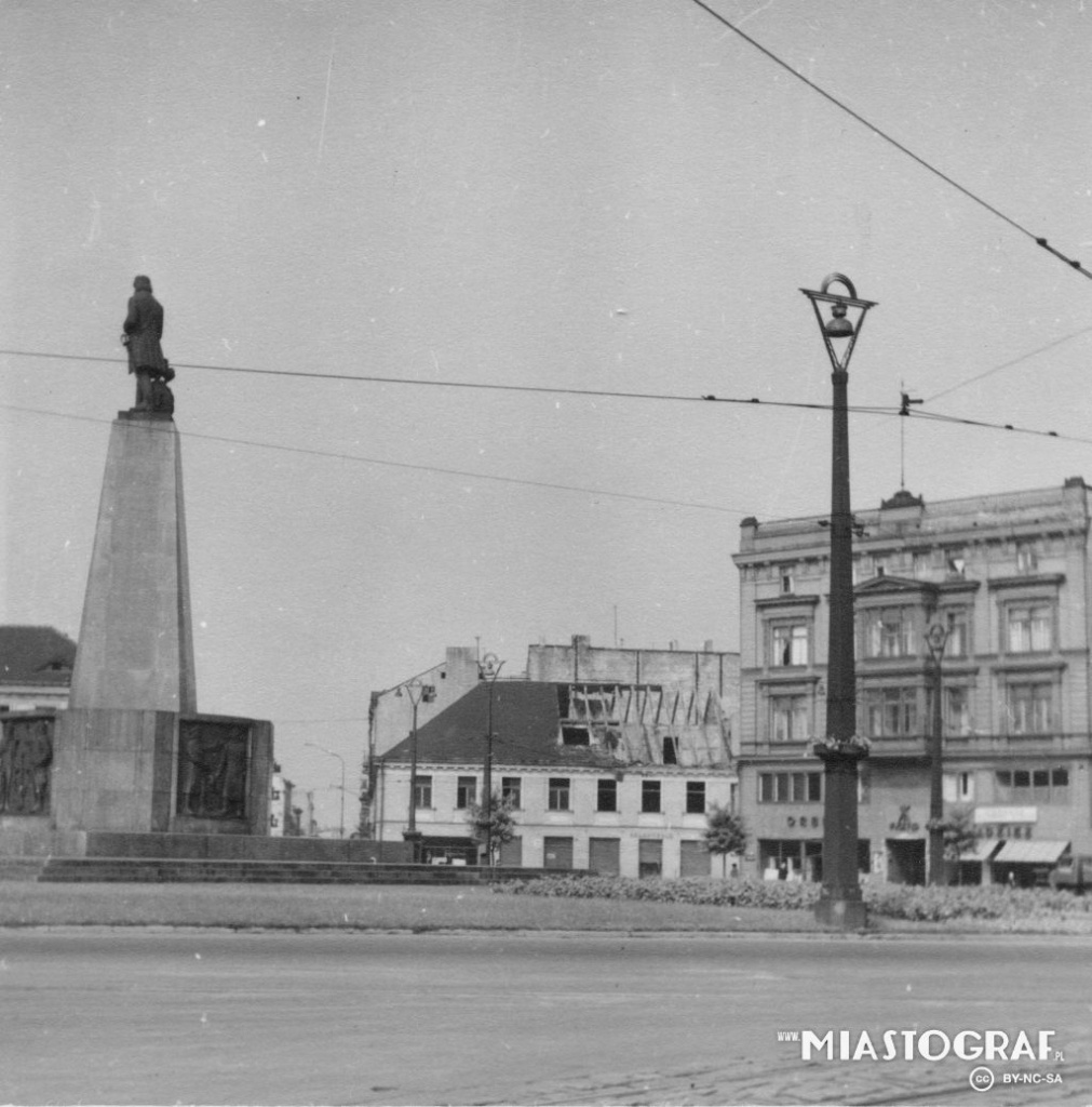 Rozbiórka domu przy pl. Wolności 5, rok 1960. (fot. Wacław Kamiński | Miastograf) |wiadomości łódzkie | Łódź | TuŁódź