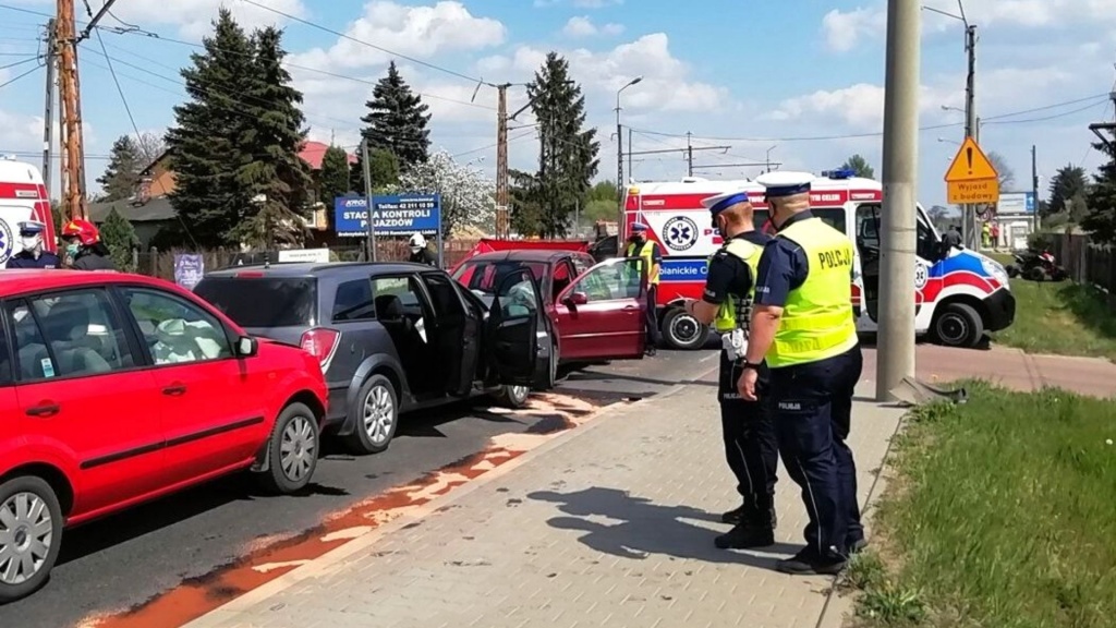 Tragiczny wypadek pod Łodzią. W czołowym zderzeniu zginął 71-letni mężczyzna - Zdjęcie główne