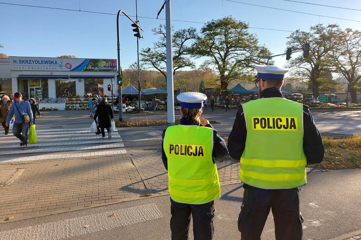 Funkcjonariusze drogówki prowadzą akcję "Znicz"