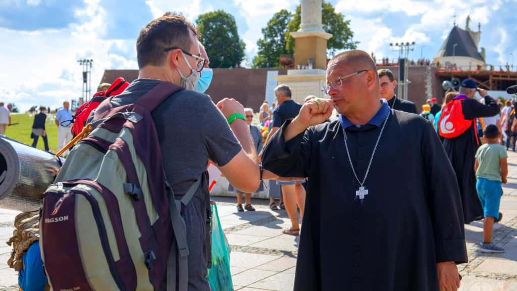 Łódzka pielgrzymka dotarła na Jasną Górę. „Każdy dzień rozpoczynał się od mierzenia temperatury” [ZDJĘCIA | WIDEO] - Zdjęcie główne