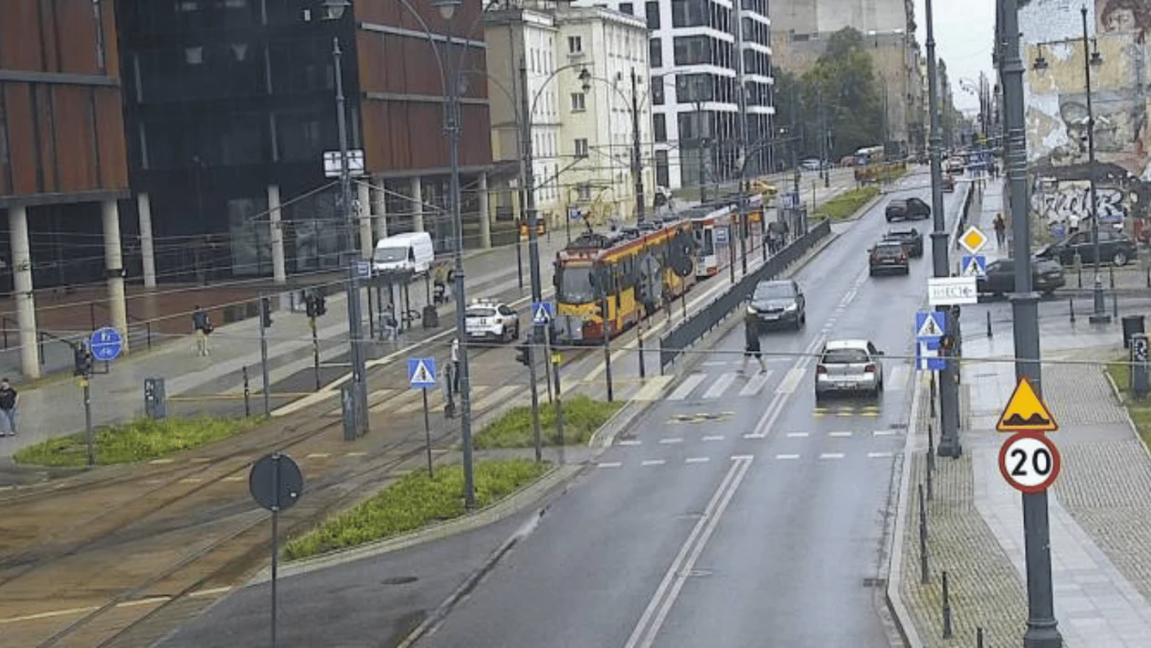 W centrum Łodzi nie ma prądu. Tramwaje MPK Łódź zostały uziemione. Kursują autobusy zastępcze [AKTUALIZACJA] - Zdjęcie główne