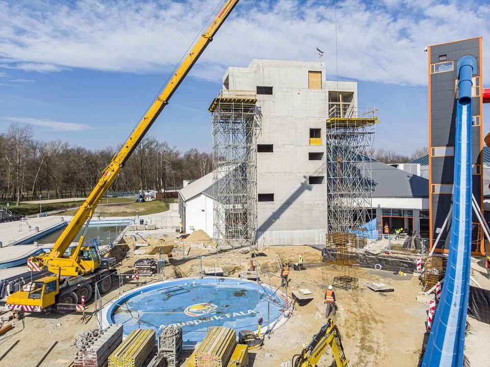 Aquapark Fala. Budowa nowych, zewnętrznych atrakcji, marzec 2020 (fot. UMŁ) |wiadomości łódzkie | Łódź | TuŁódź