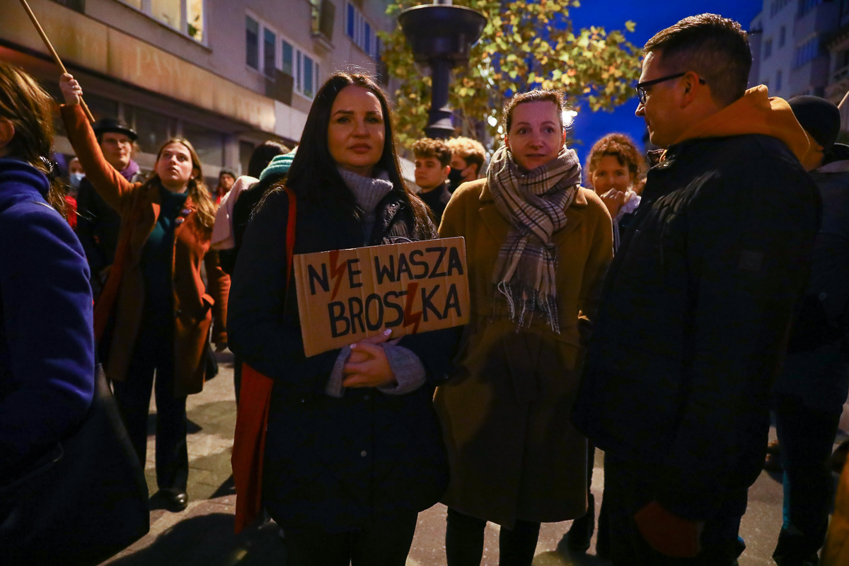 Pikieta pod siedzibą PiS na Piotrkowskiej w Łodzi