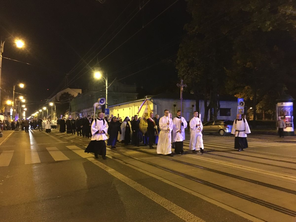 Piotrkowską w Łodzi przeszła procesja ku czci św. Faustyny