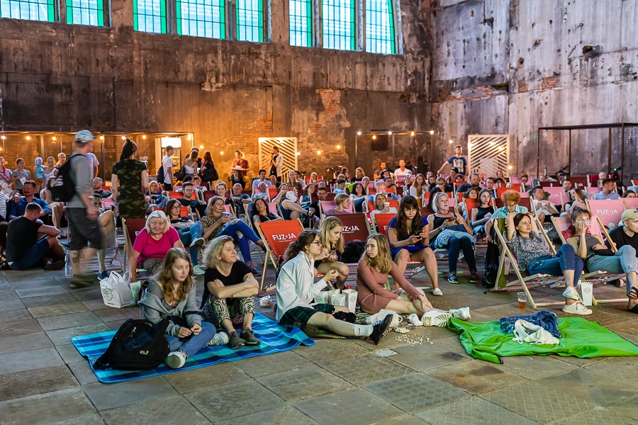 Fuzja Łódź. Potańcówka i pokaz TME Polówka we wnętrzu dawnej elektrowni to tylko część weekendowych atrakcji, które już za nami (fot. Michał Pietrzak - redakcja TuŁódź) |wiadomości łódzkie | Łódź | TuŁódź