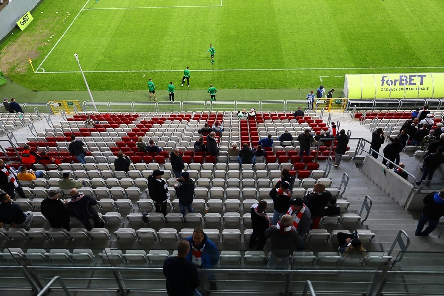 ŁKS Łódź znów może liczyć na swoich kibiców. Fani łódzkiego zespołu pojawili się na decydującą końcówkę sezonu w Fortuna 1 Lidze (Fot. Michał Pietrzak/TuŁódź.pl)