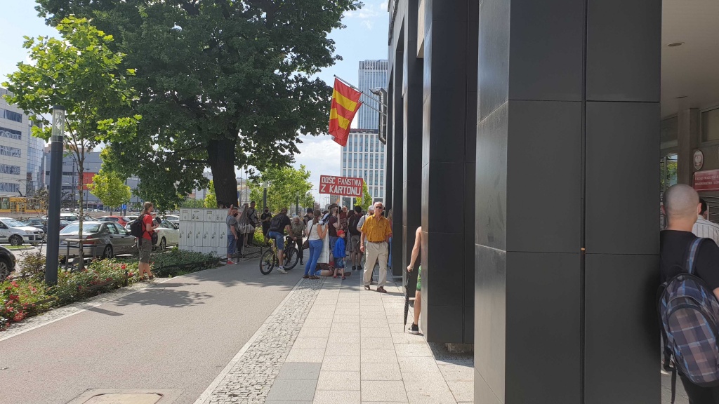 Kopalnia Porszewice. Protest w Łodzi. Mieszkańcy nie chcą kopalni w miejscu podłódzkiego lasu (fot. TuŁódź.pl)