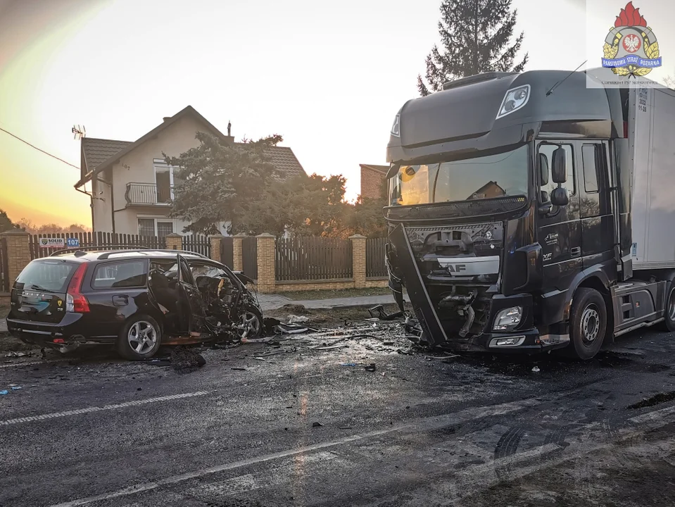 Śmiertelny wypadek w Łódzkiem. Zginęła matka i jej dwuletnie dziecko  - Zdjęcie główne