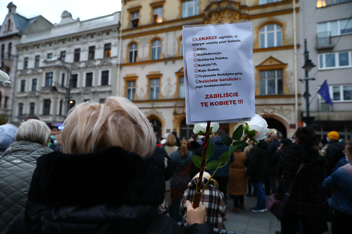 „Ani jednej więcej” - protest na Piotkowskiej w Łodzi