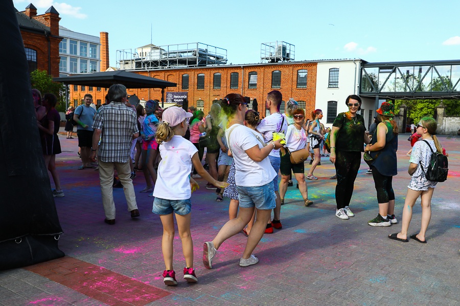 Holi Święto Kolorów Łódź. Wielkie święto kolorów w Ogrodach Geyera (fot. Michał Pietrzak - TuŁódź.pl)