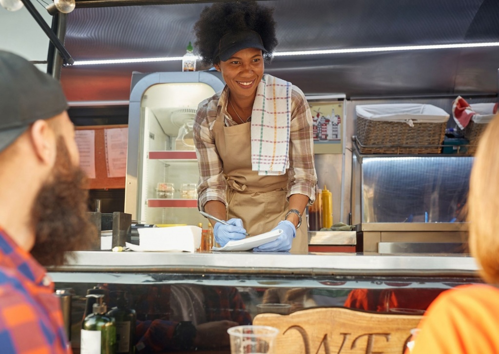 Foodtrucki ponownie opanują Łódź. Sprawdź, kiedy odbędzie się najbliższy zlot! - Zdjęcie główne