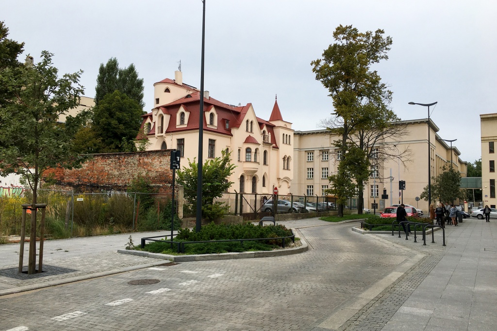 Łódź woonerfem stoi! Już 21 zielonych ulic z uspokojonym ruchem [ZDJĘCIA] (fot. mat. prasowe)|wiadomości łódzkie|Łódź|TuŁódź