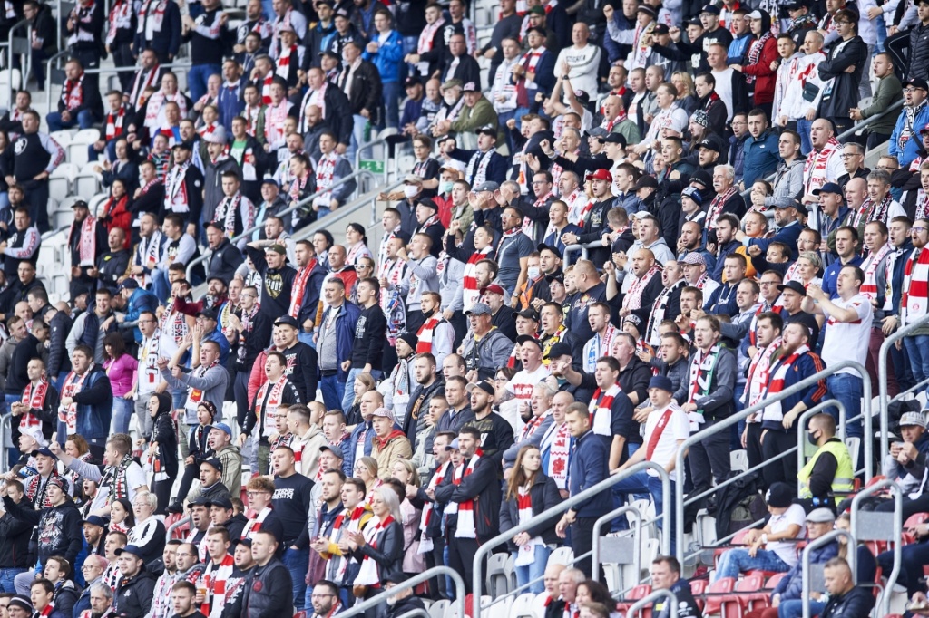 ŁKS Łódź znowu wspierany przez fanów. Kibice wracają na stadion przy al. Unii Lubelskiej 2 w Łodzi