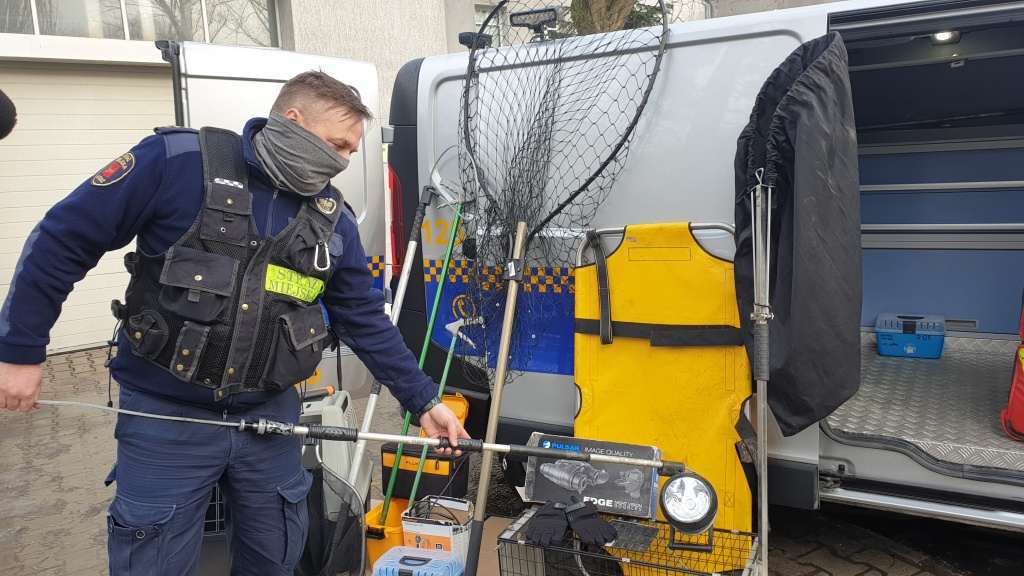 Animal Patrol Straży Miejskiej w Łodzi gotowy do akcji. Każdego roku funkcjonariusze podejmują około 5000 interwencji (fot. Bartosz Jankowski - TuŁódź.pl)