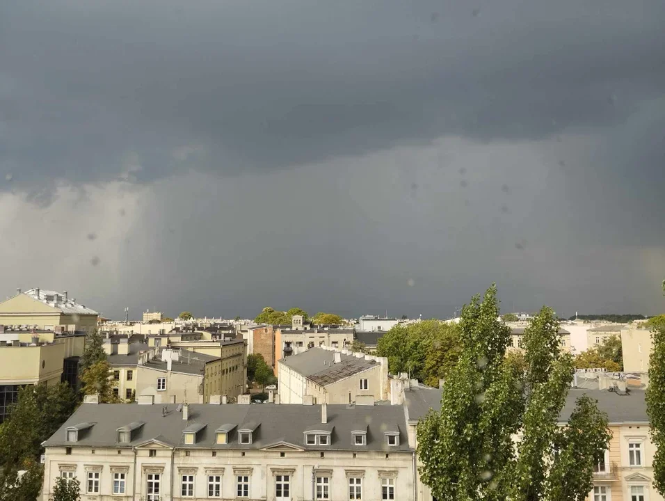 Ważny alert pogodowy dla Łodzi i okolic. IMGW wydaje trzeci, najwyższy stopień ostrzeżenia przed burzą - Zdjęcie główne