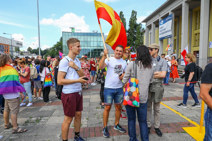 Marsz Równości i Marsz Normalności w Łodzi. Obie manifestacje przeszły ulicami miasta w sobotę, 26 czerwca 2021 (fot. Michał Pietrzak - redakcja TuŁódź) | wiadomości łódzkie | Łódź | TuŁódź