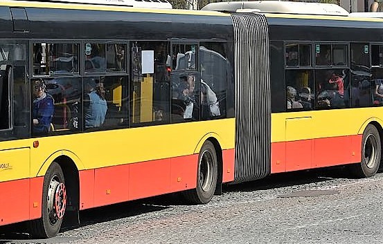 Śmiertelne potrącenie 63-latki przez autobus - Zdjęcie główne