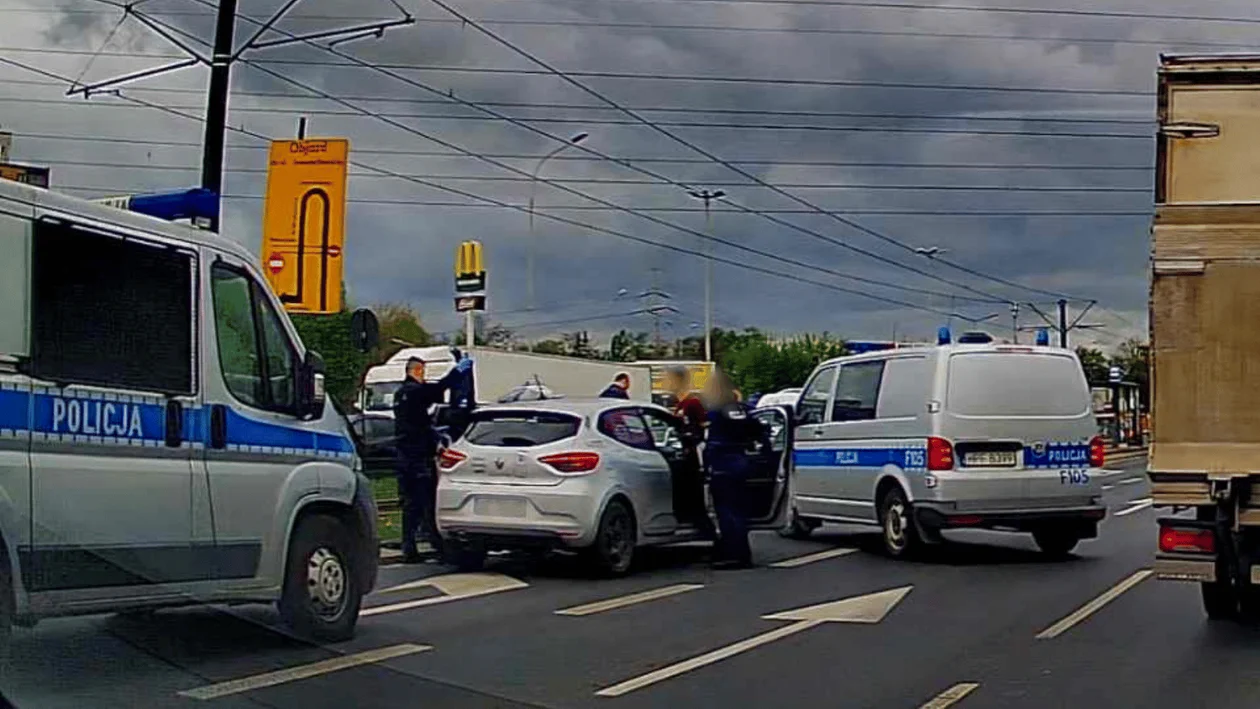 Sceny niczym z filmu akcji na ulicach Łodzi. Doszło do pościgu policyjnego [ZDJĘCIE] - Zdjęcie główne