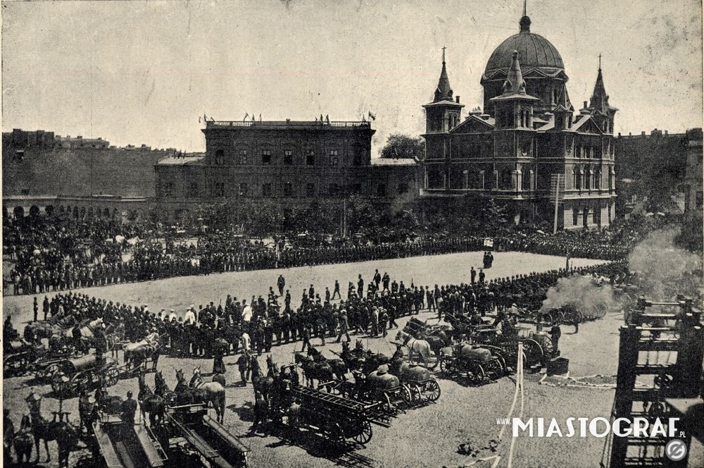 Ćwiczenia Straży Ogniowej na Rynku Nowego Miasta w 1912 r (fot. Miastograf) |wiadomości łódzkie | Łódź | TuŁódź