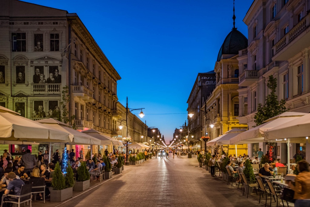 Piotrkowska otwiera się na nowo! Restauracje, kawiarnie i ogródki czekają na łodzian - Zdjęcie główne