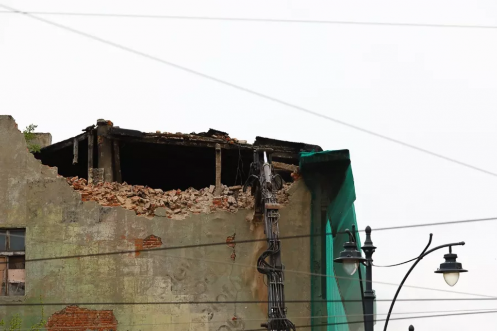 Urząd Miasta Łodzi poinformował, że kamienica przy Kilińskiego 49 została wykreślona z rejestru zabytków (fot. Michał Pietrzak - redakcja TuŁódź) | wiadomości łódzkie | Łódź | TuŁódź