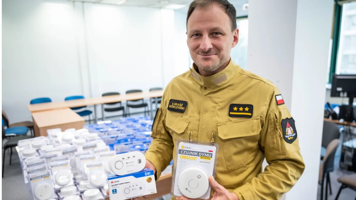 Twoje życie może zależeć od tego małego urządzenia. Łódź rozdaje darmowe czujki dymu i czadu