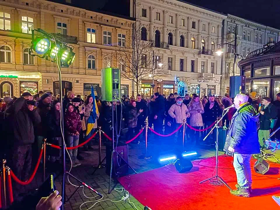 Łodzianie sprzeciwiają się agresji Putina. Zorganizowano koncert solidarnościowy - Zdjęcie główne