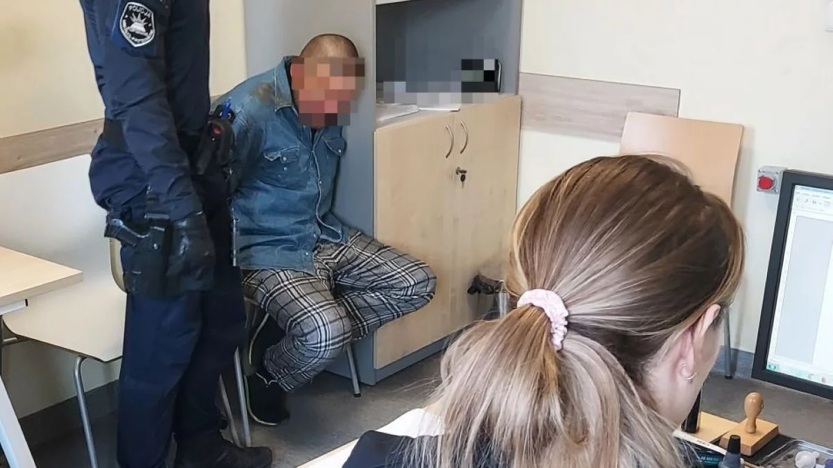 Myślał, iż jest sprytny. Łodzianin przedstawił się policjantom jako... kuzyn