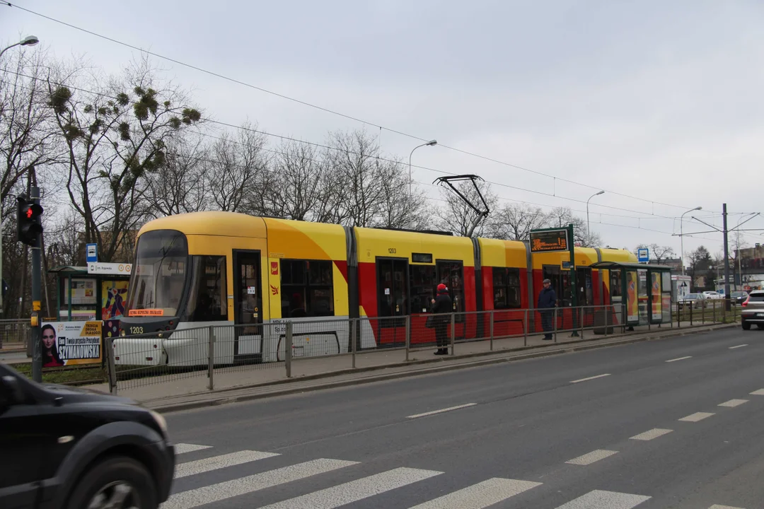 Ważna krańcówka bez tramwajów. Kiedy koniec remontu torowiska na ulicy Rzgowskiej? - Zdjęcie główne