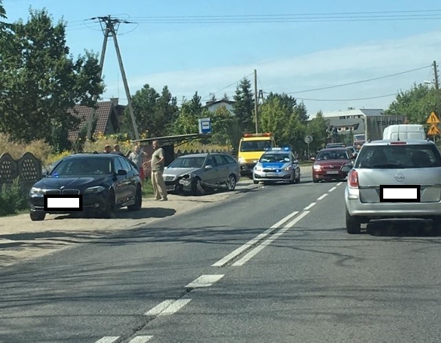 Utrudnienia w ruchu z powodu kolizji na ulicy Kolumny w Łodzi  - Zdjęcie główne