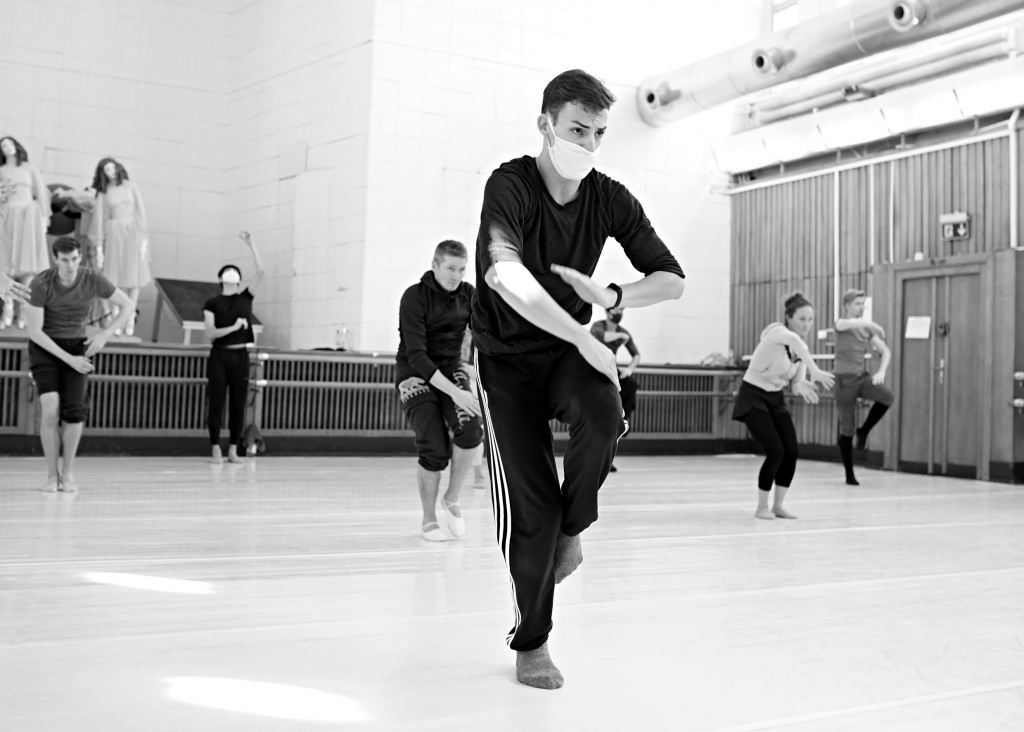 Premiera baletowa w Teatrze Wielkim w Łodzi - choreografię do dwuczęściowego wieczoru przygotowali soliści TWŁ. (fot. Joanna Miklaszewska) |wiadomości łódzkie|Łódź|TuŁódź