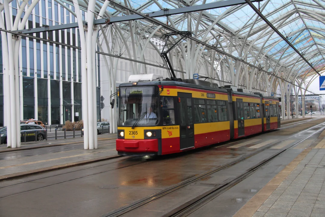 Tramwaje MPK Łódź nie dojadą na ważną krańcówkę. Uruchomiona zostanie komunikacja zastępcza - Zdjęcie główne