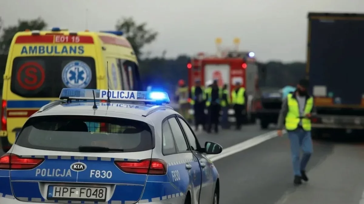 Wypadek na autostradzie A2. Zderzyły się samochód osobowy i ciężarowy, są utrudnienia - Zdjęcie główne