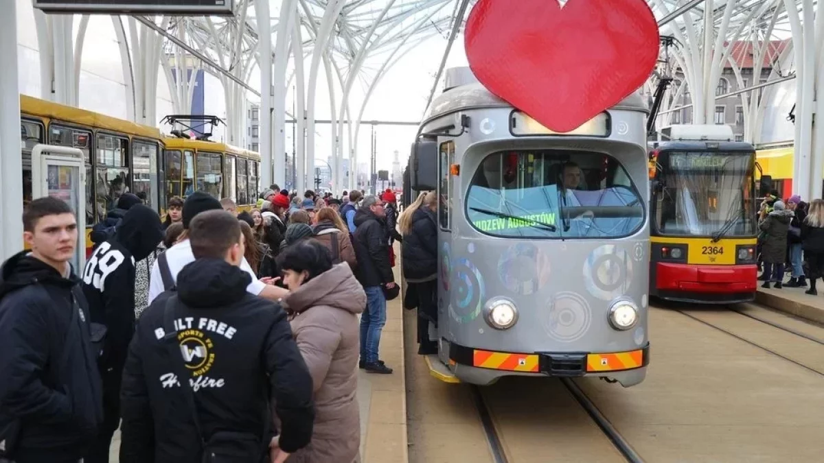 Na ulice Łodzi wyjedzie walentynkowy tramwaj MPK Łódź. Gdzie spotkamy? - Zdjęcie główne