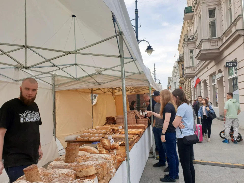 Na Piotrkowskiej w Łodzi odbywa się w majówkę Festiwal Czekolady i Słodyczy We Form