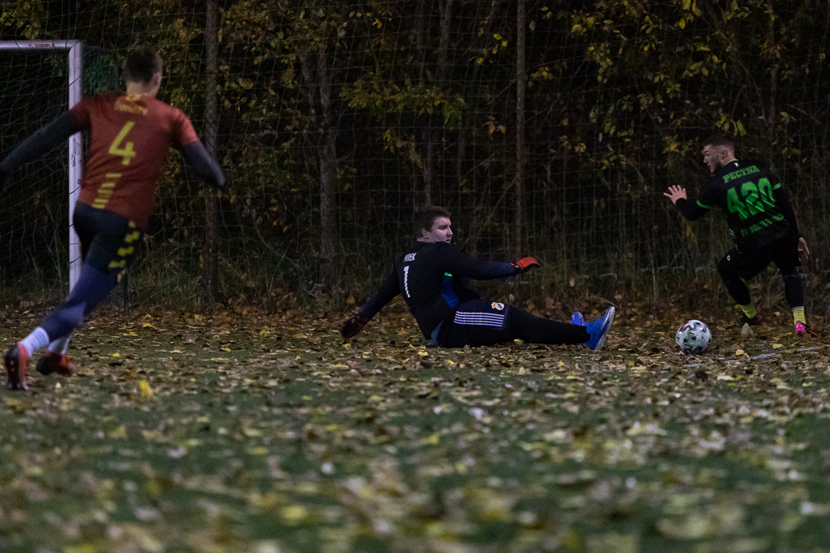 Playarena Łódź. Spotkanie na szczycie 3. ligi łódzkiej