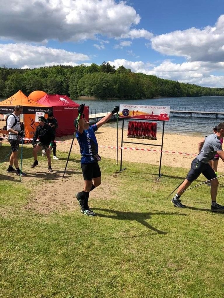 Łodzianin mistrzem Polski w Maratonie Nordic Walking. Krzysztof Czerski bezkonkurencyjny w Białym Borze! (Fot. mat. prasowe)