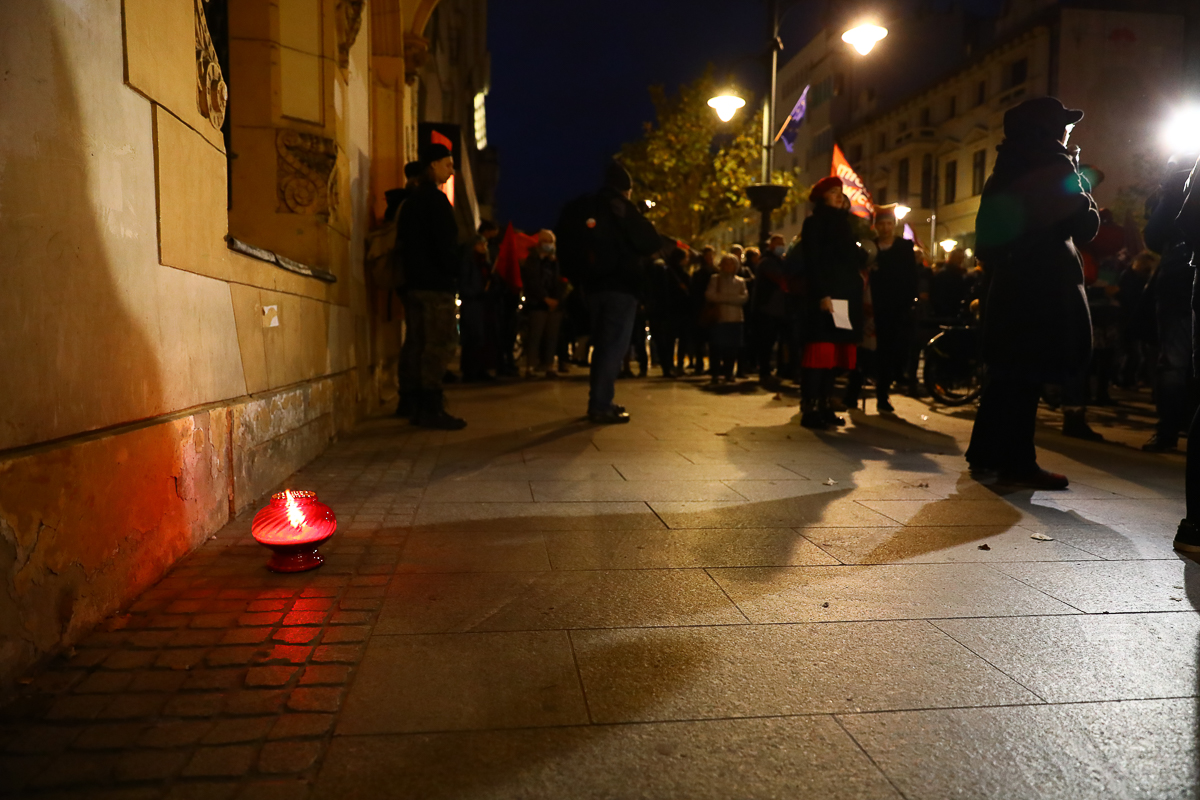Pikieta pod siedzibą PiS na Piotrkowskiej w Łodzi