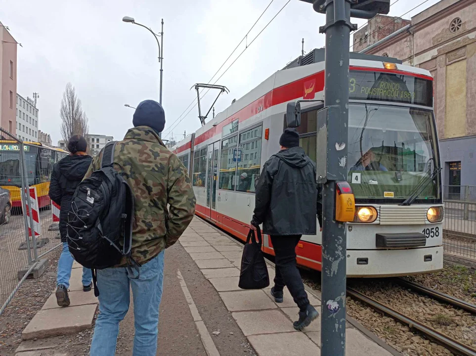 Łódź Górna bez prądu. Zatrzymanie tramwajów MPK Łódź - Zdjęcie główne