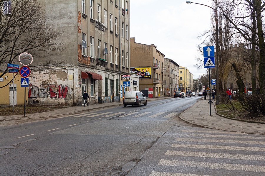 Łódź. Niebezpieczne ulice w Łodzi. Ulica Zawiszy Łódź (fot. TuŁódź.pl)
