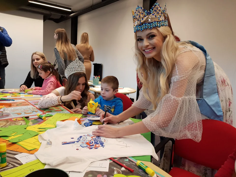 Oficjalne powitanie MISS WORLD 2021 w Łodzi! Karolina Bielawska na scenie Monopolis