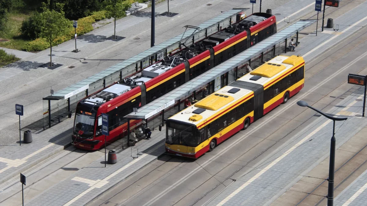 Łódź stawia na nowe buspasy. Znamy ważne terminy konsultacji. Gdzie i kiedy się odbędą? - Zdjęcie główne