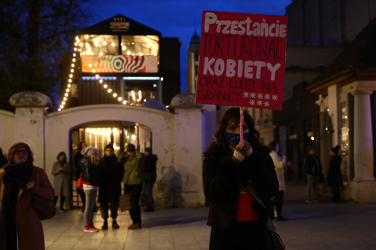 Pikieta pod siedzibą PiS na Piotrkowskiej w Łodzi